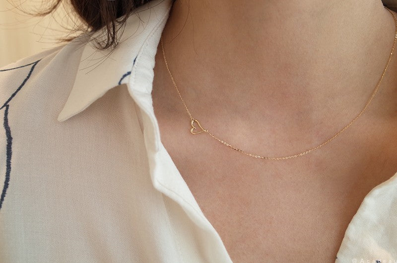 Dainty Asymmetrical Clavicle Heart Necklace
